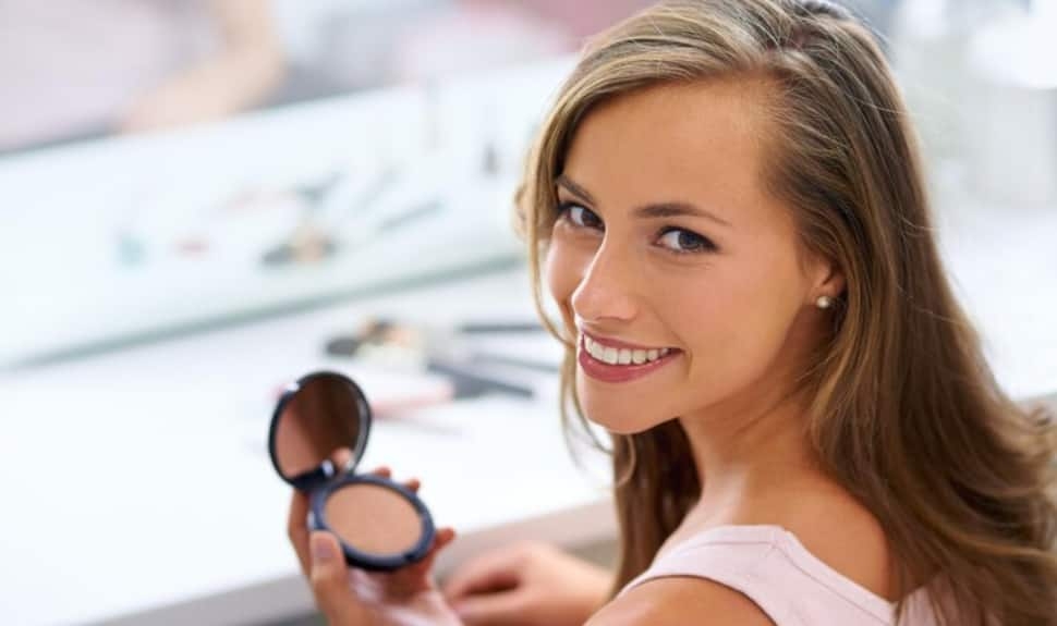 Top 4 Compact Powders Under ₹ 299 That Give You a Flawless Finish