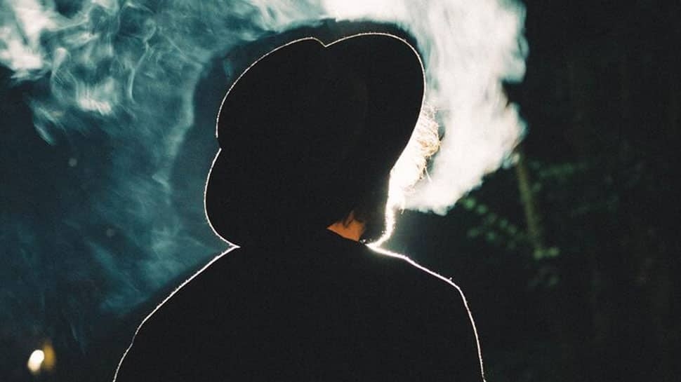 7 Bollywood Actors Who Were Caught Smoking In Public, Faced Harsh Criticism Later