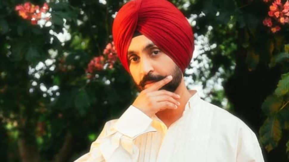 Diljit Dosanjh Smiles And Waves At Paparazzi During His 1st Public Appearance After ‘Sardaar Ji 3' Row