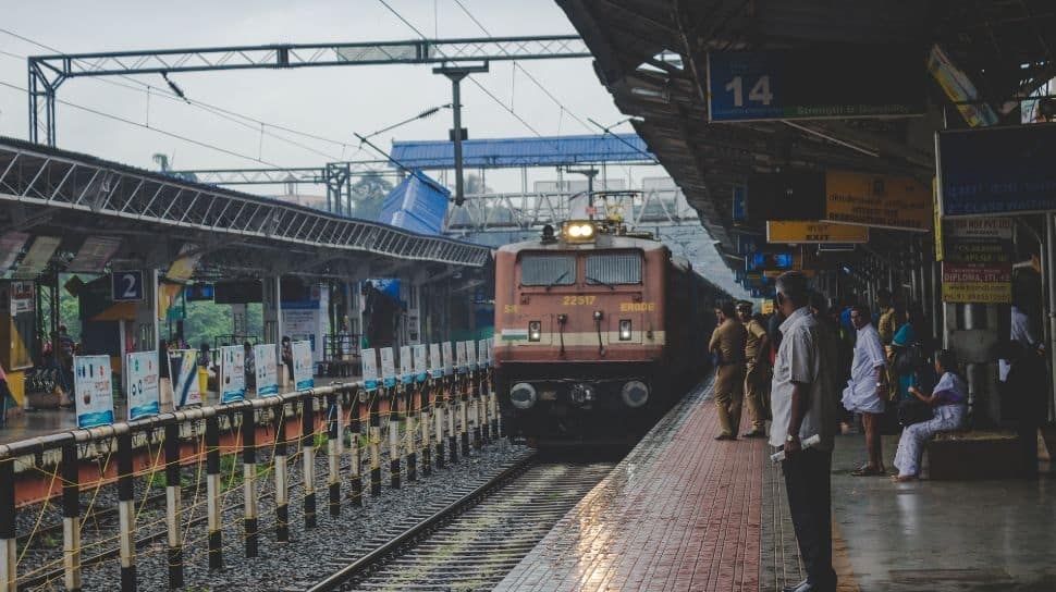 Young Men Attack Train Passengers For Social Media Fame In Bihar, Now Behind Bars