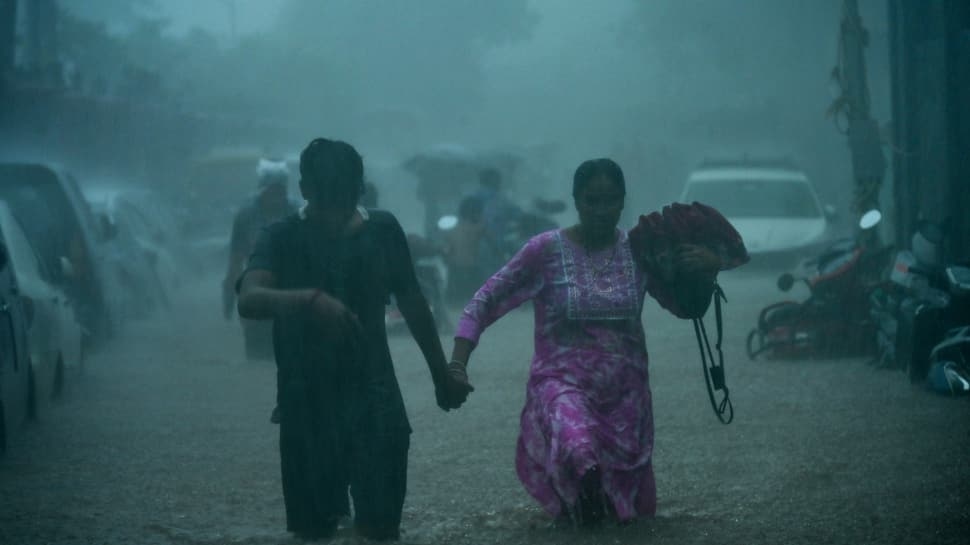 Mumbai Weather: Heavy Rain Batter City, Waterlogging In Several Areas, IMD Issues Red Alert
