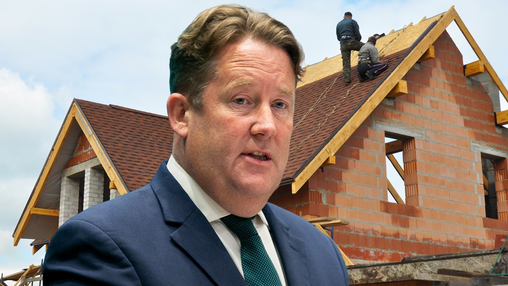 Former housing minister didn't consult officials on 40k forecast
