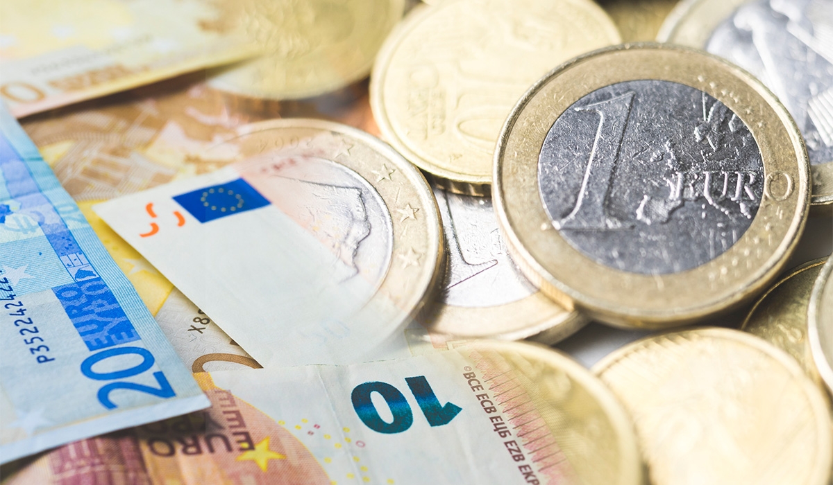 Thousands of Irish families to receive €285 cash boost in weeks