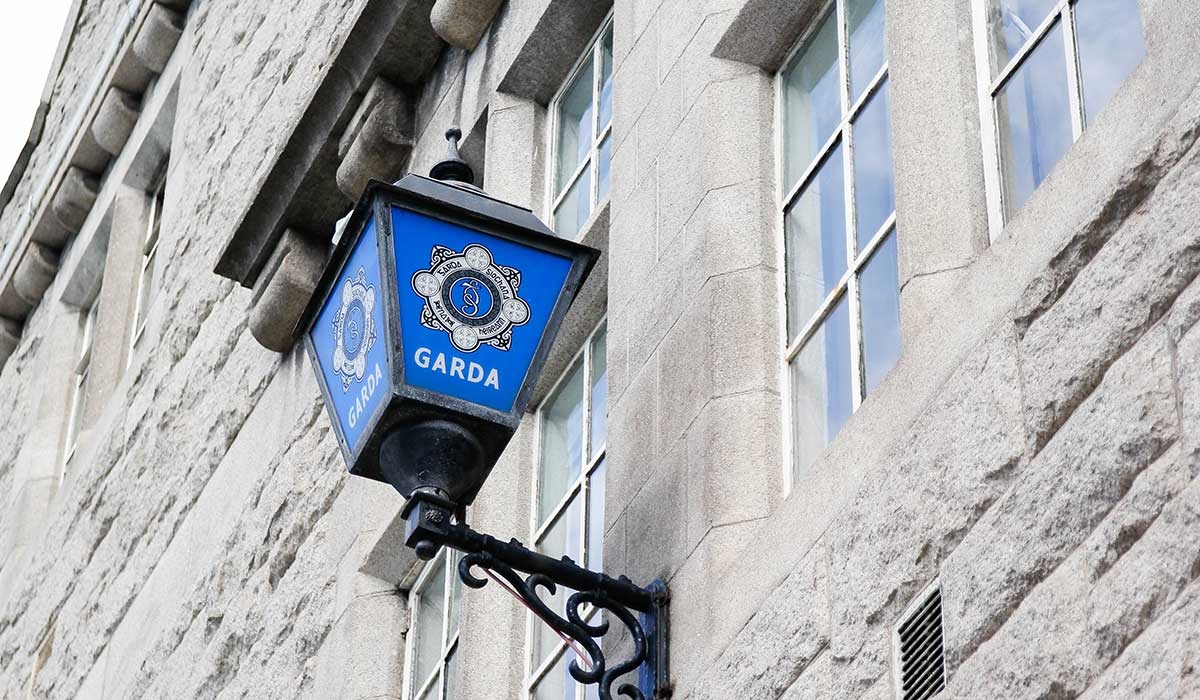 Gardaí called over ‘bus passenger eating cheese and onion crisps'