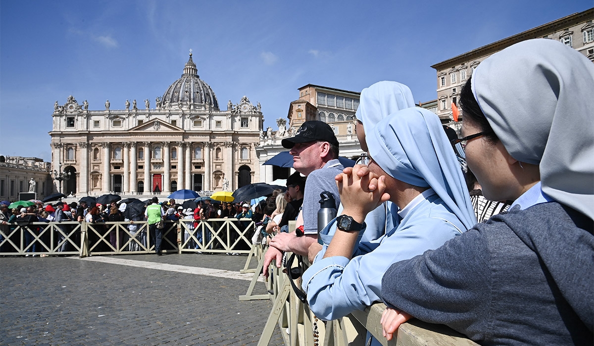 Huge surge in Irish bookings to Rome ahead of Pope's funeral