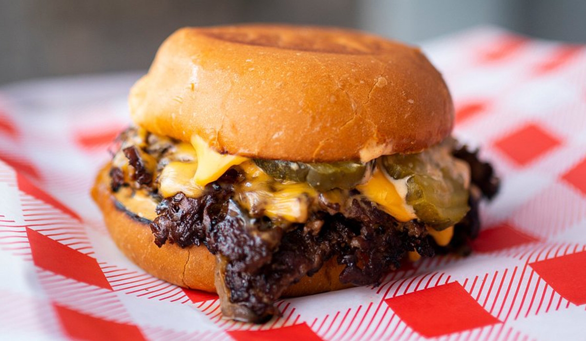 Popular burger joint selling 10c burgers for limited time
