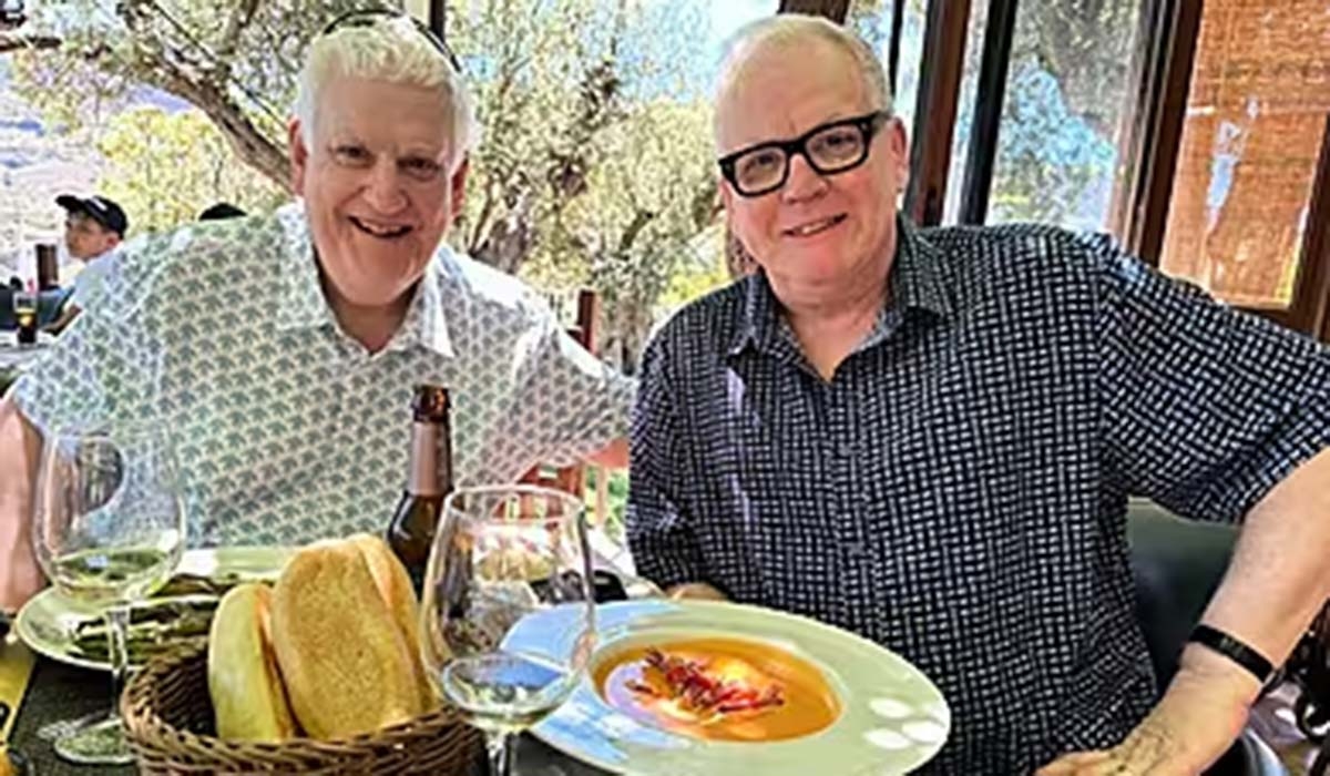Tributes pour in after death of 'iconic' Irish journalist