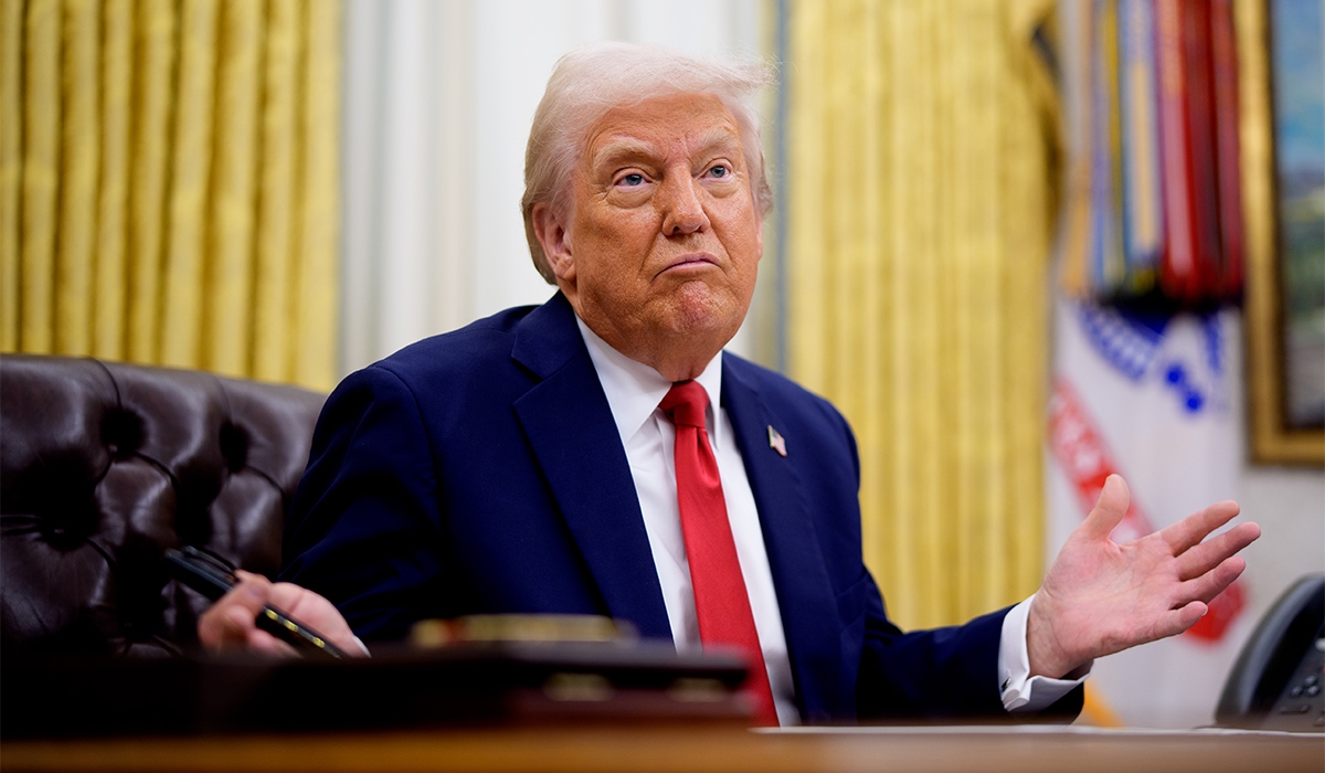 Trump imposes ban on people travelling to US from 12 countries