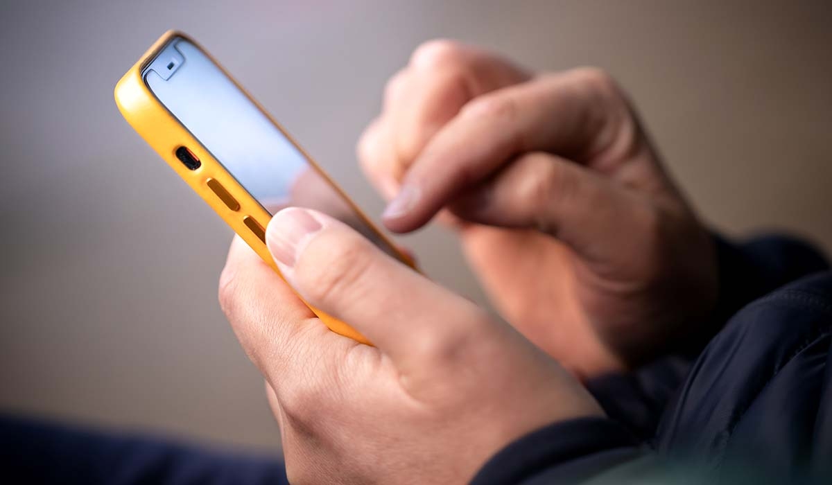 Dublin boss sacked his fiancée after she found him on gay dating app
