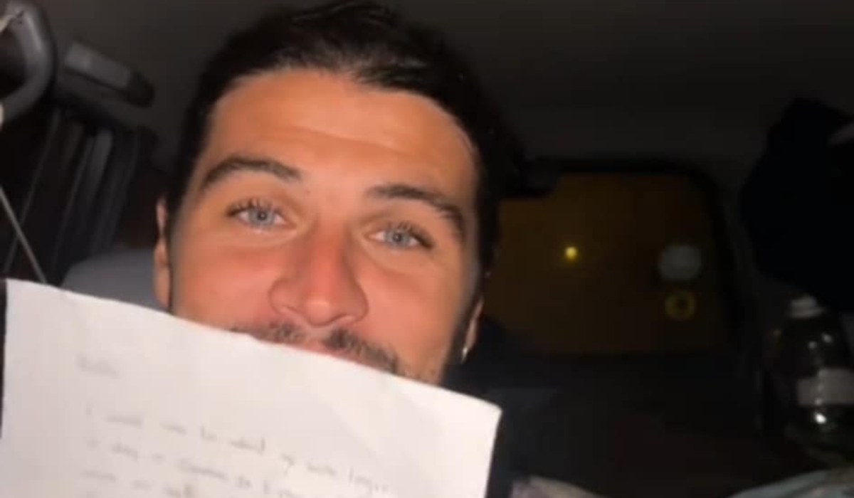 'Hello, I want to surf' -- Irish creator's visa plea in Namibia leaves internet in stitches