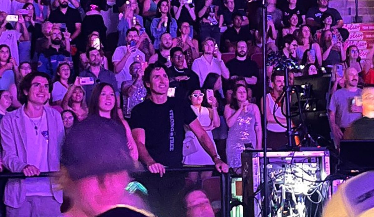 Justin Trudeau sings along at Katy Perry concert further fueling romance rumours