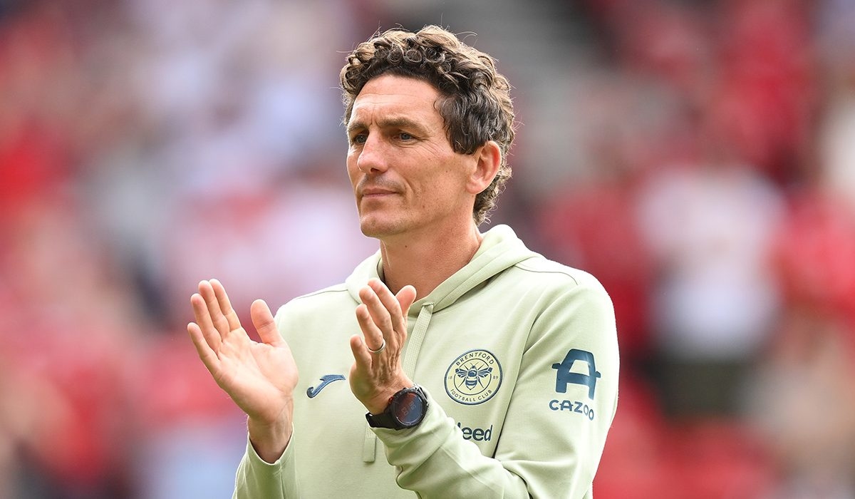 Sky pundit angers fans after calling Keith Andrews 'British'