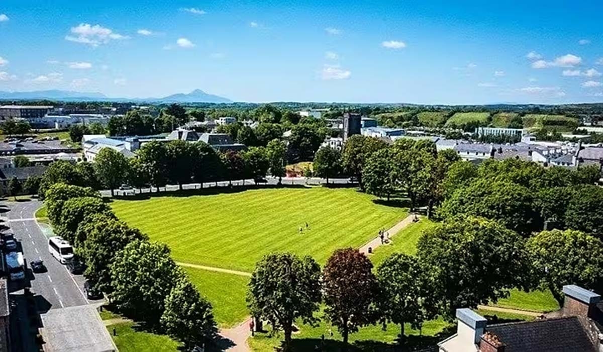 Thousands sign petition to stop 'far-right' Mise Éire festival taking place in new Castlebar location