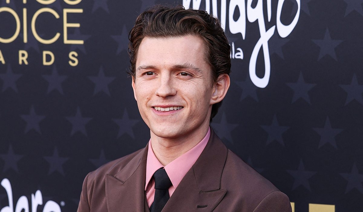 Tom Holland sends Spider-Man fans into frenzy with new suit