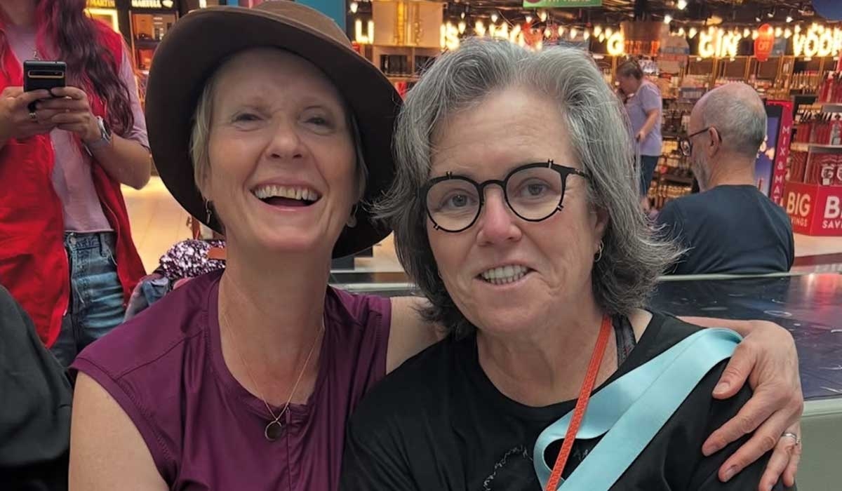 Cynthia Nixon supports pal Rosie O'Donnell at Dublin gig