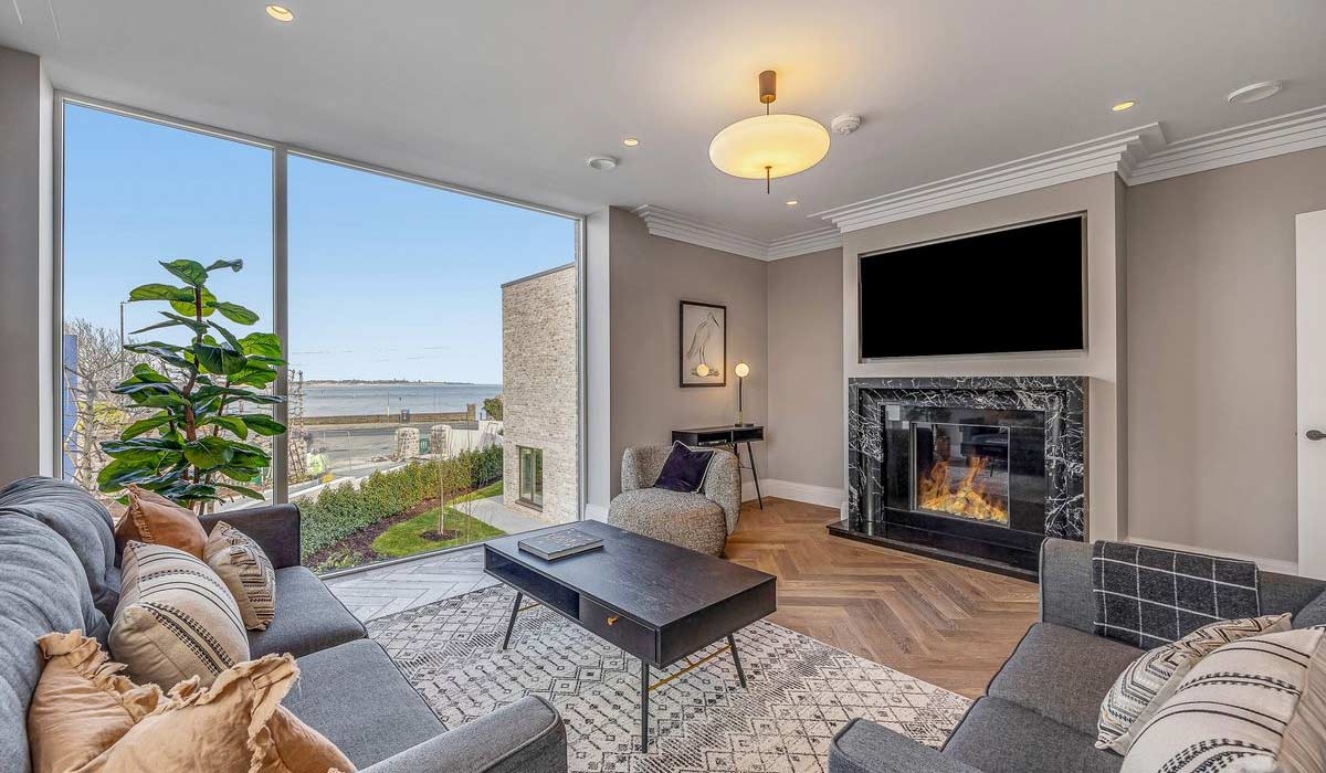 Hollywood? No, Malahide -- Inside extravagant seafront home with price tag to boot