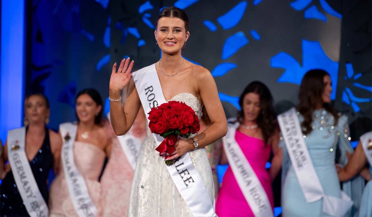 Laois Rose Katelyn Cummins crowned Rose of Tralee