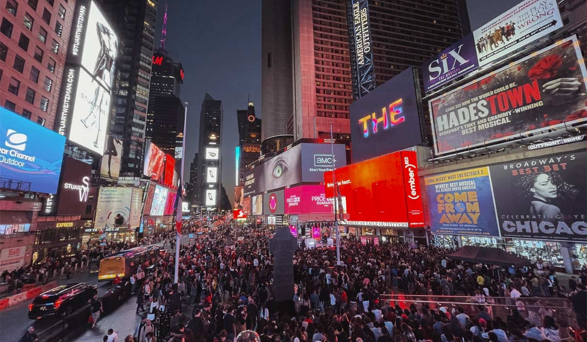 17-year-old boy arrested after three shot in Times Square
