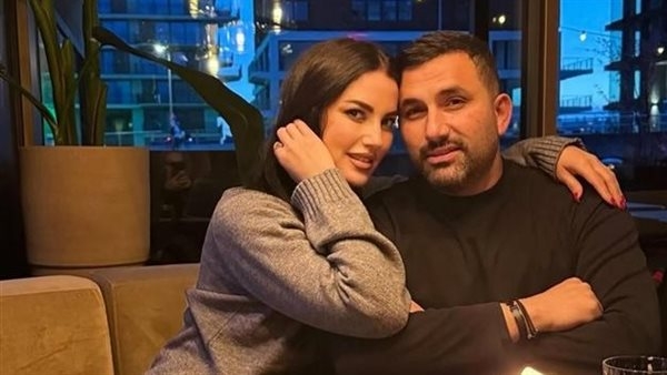 جولة رومانسية بين درة وزوجها في معالم أمستردام
