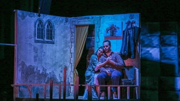 العرض المسرحي "صديق العمر" لـ محمد فاضل القباني يفتتح أولى عروض المهرجان الإقليمي