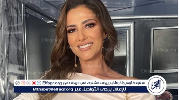 حنان مطاوع تبهر جمهورها بإطلالة بيضاء