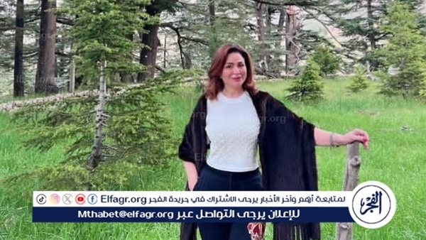 إلهام شاهين تنشر عدة صور من داخل دهب برفقة ليلى علوي