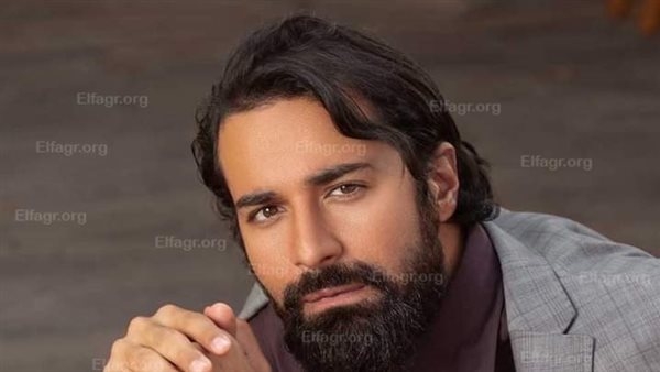 مسلسلين وفيلمين.. تعرف على أحدث أعمال أحمد حاتم