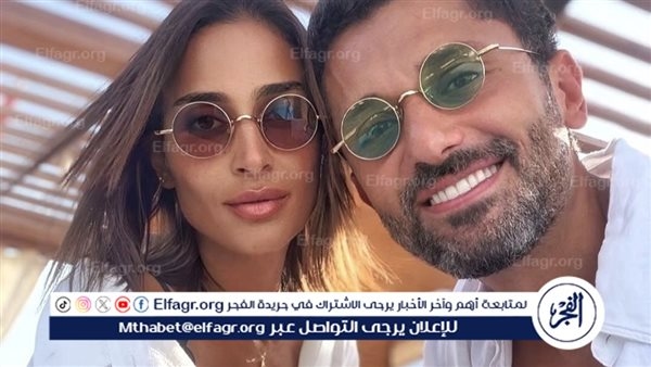 كريم محمود عبد العزيز يحسم الجدل حول انفصاله بصورة رومانسية مع زوجته