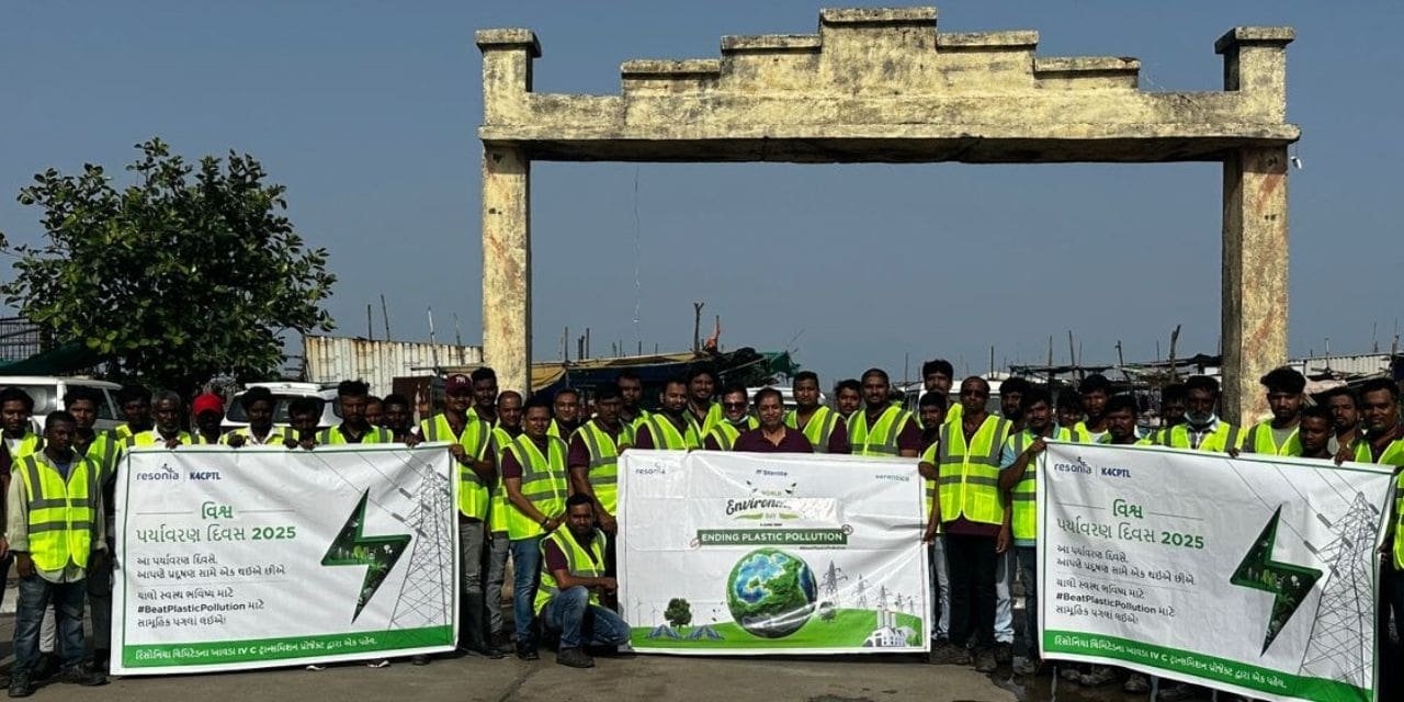 Resonia Cleans 907 Kg Waste at Ubharat Beach on WED