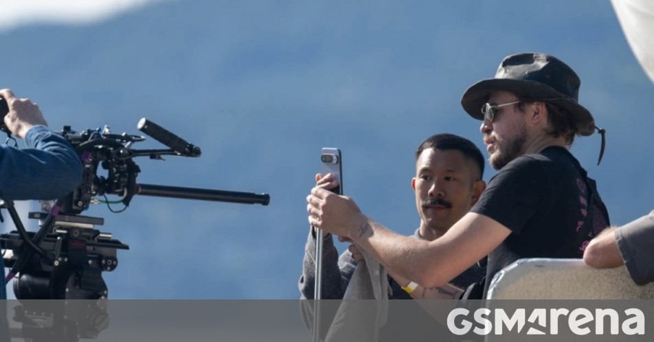 Google Pixel 10 appears in spy shots, colors also revealed