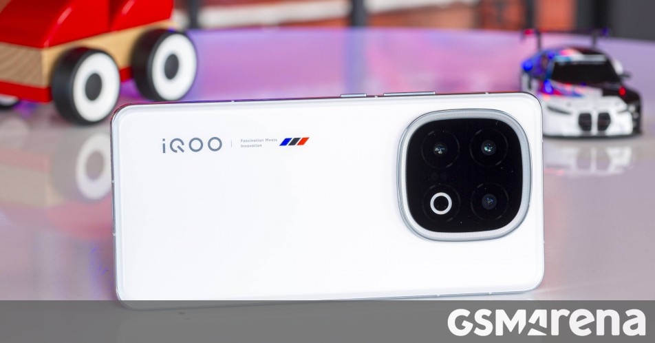 iQOO 15's launch month leaks