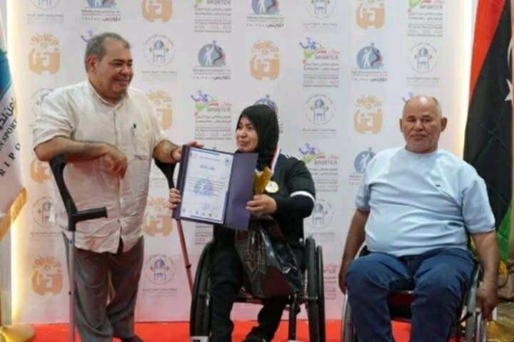 فوزية مانيطة تتوج ببطولة رافعات القوة