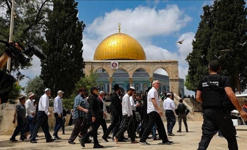 محدث مستوطنون يقتحمون المسجد الأقصى ويؤدُّون طقوسًا تلموديَّة
