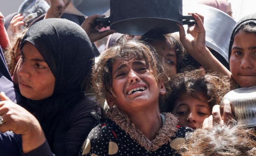 حماس: الاحتلال يحاول إدارة جريمة التَّجويع بغزة لتثبيت واقع سياسيّ وميدانيّ