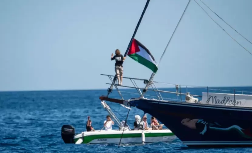 "مادلين" تقترب من السواحل المصرية ورسائل للعالم من على متنها لدعم غزة
