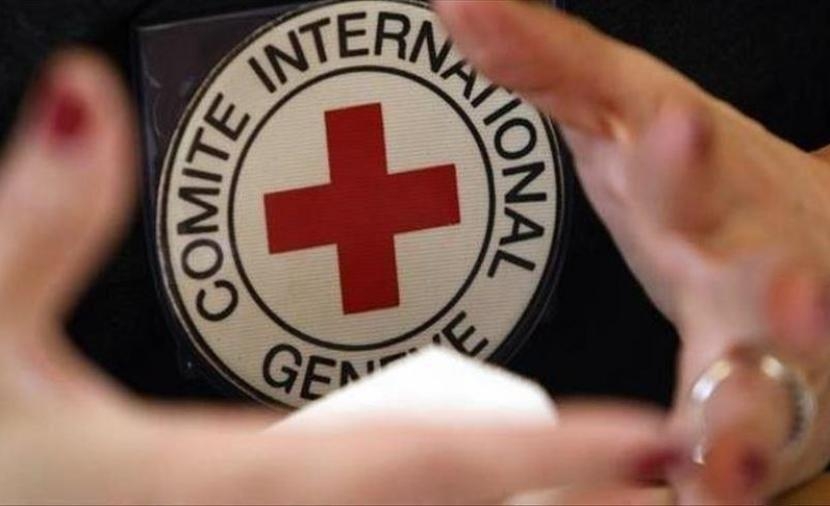 الصليب الأحمر تؤكد استقلالية عملها وتنفي التنسيق مع أي عصابات إجرامية بغزة