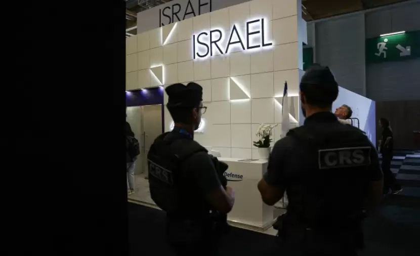 "إسرائيل" تستشيط غضبًا بعد إغلاق أجنحة لها في معرض باريس للطيران