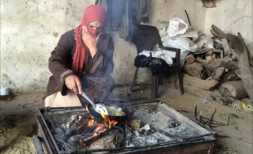تقرير في غزة.. النار تُستعار والقدّاحات نادرة والغاز مفقود