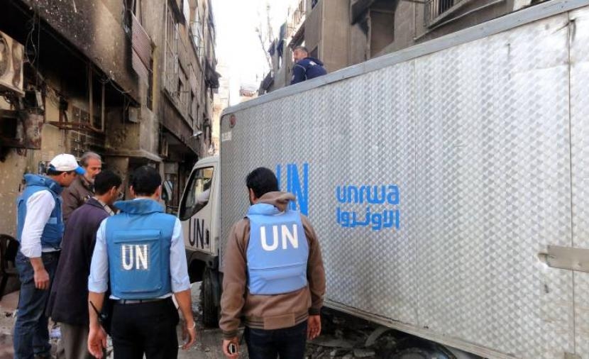 "أونروا" تنذر 270 موظفًا في غزة بإنهاء عقودهم.. والاتحاد: "ابتعدوا عن الموظفين"