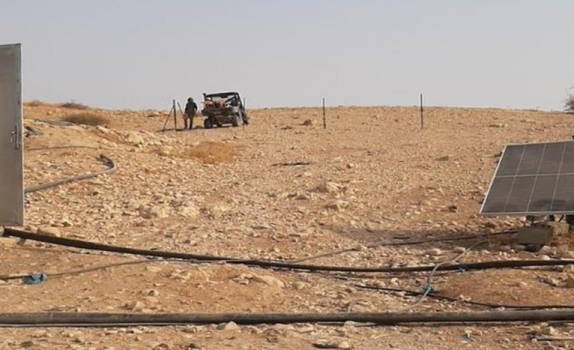 مستوطنون يسيّجون أراضٍ قرب تجمعات سكانية فلسطينية بالأغوار