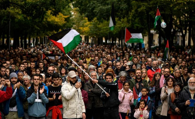 أكاديميون ومثقفون عرب ويهود يطالبون بوقف الإبادة الإسرائيلية في غزة