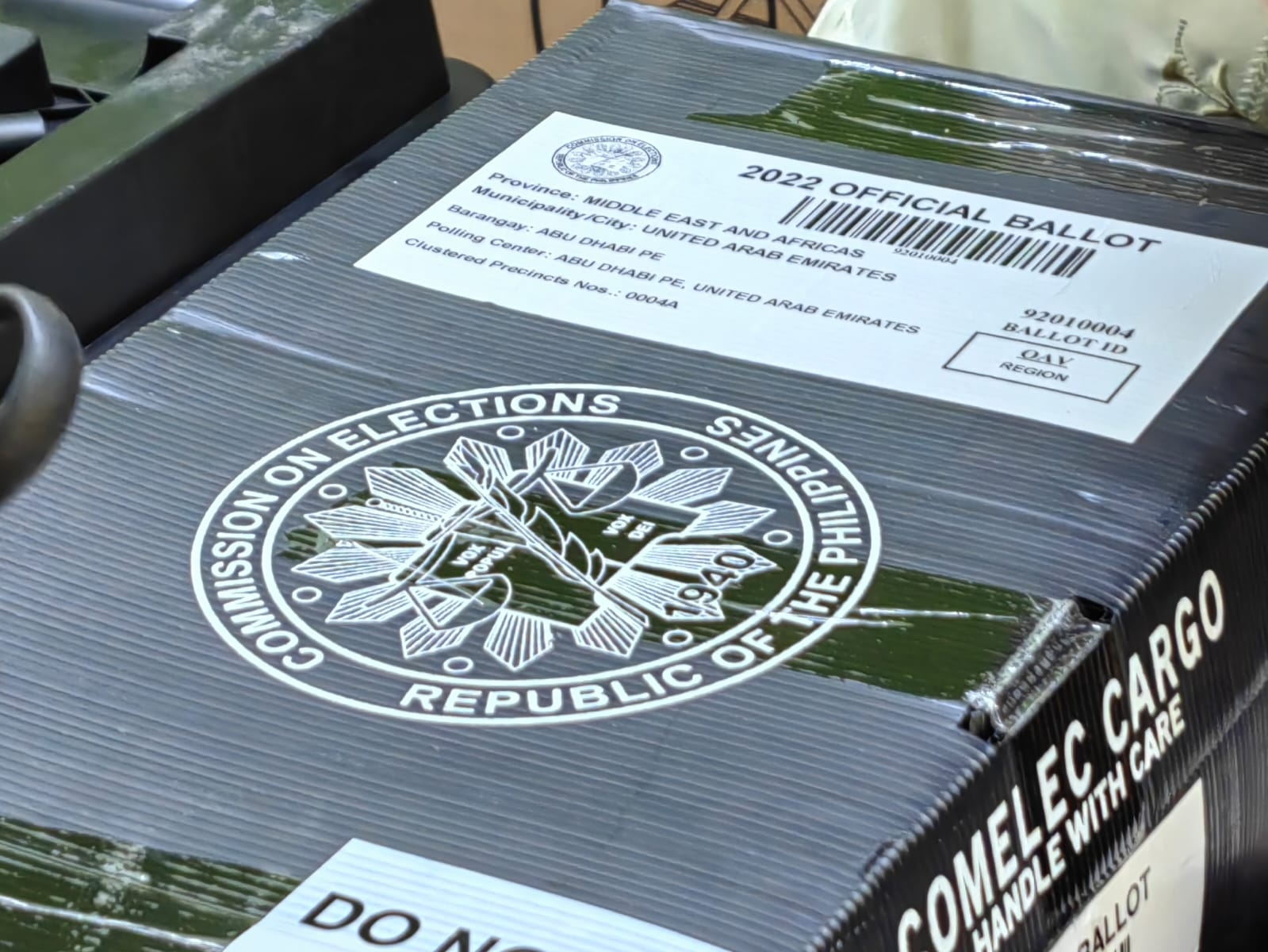 Comelec to overseas voters: Don't share photos of online ballots on social media