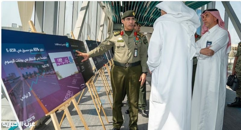 اللواء المربع يتفقد جوازات جسر الملك فهد