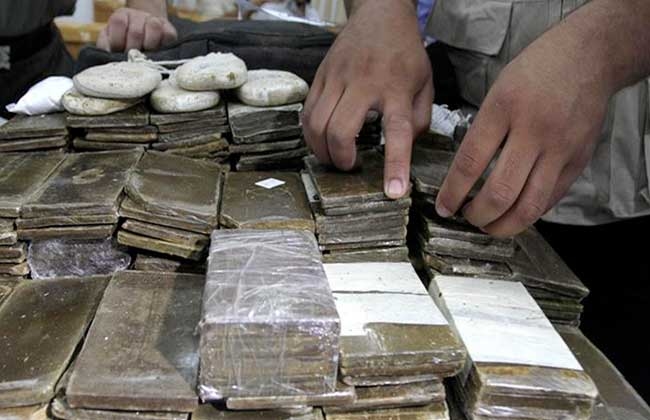 حبس متهمين بحيازة مخدر الحشيش في مدينة بدر