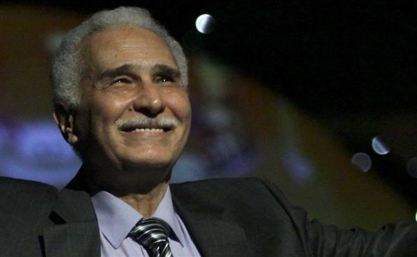 نجل عبد الرحمن أبو زهرة يعلن اعتزال والده بسبب حالته الصحية