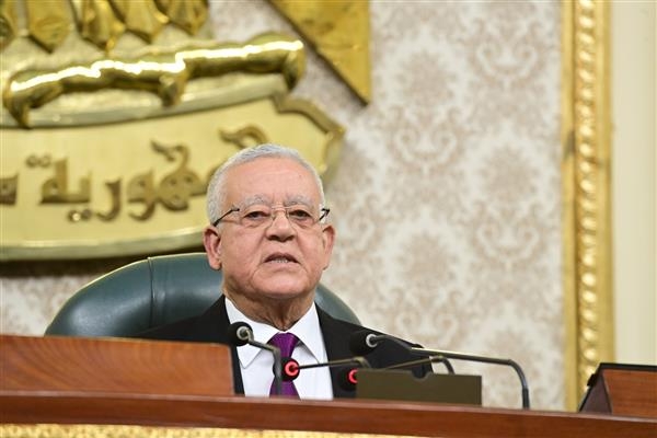 رواد السوشيال ميديا يتابعون الصفحة الرسمية للنواب على فيسبوك و توتير X
