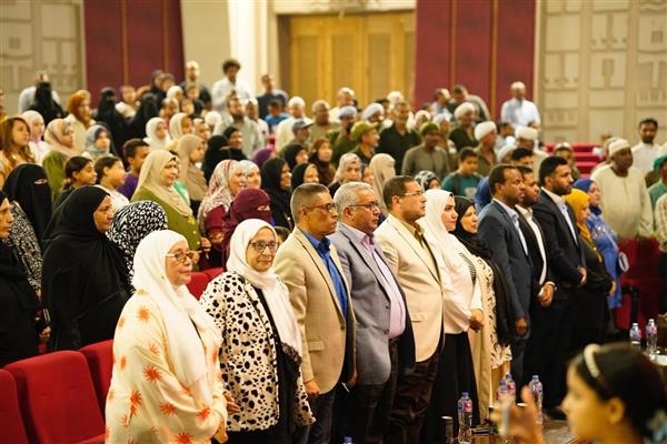 'البيت الكبير' يحقق حلم العمرة لخمسة من أبطال الحياة بالأقصر