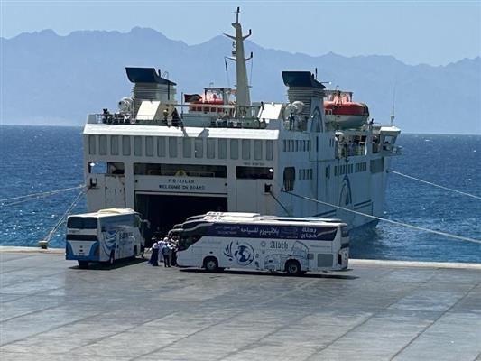 انتهاء تفويج الحج البري من ميناء نويبع بإجمالي 7701 حاج و180 باصا
