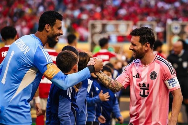 خالد الغندور: جهاز منتخب مصر يشيد بالشناوي ويدعم تريزيجيه