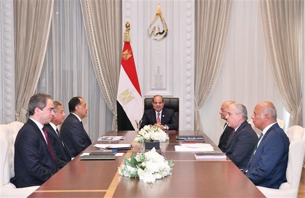 السيسي يشيد بالدور الحيوي للإعلام المصري في بناء الشخصية الوطنية وتشكيل وعي المواطنين